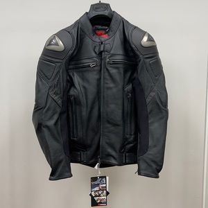 Dainese Black Leather Motorcycle Racing Jacket Padded Insulated Large 42/52 New